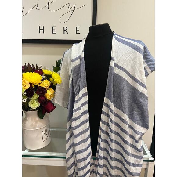 Isaac Mizrahi Accessories - Blue and White Isaac Mizrahi Shawl